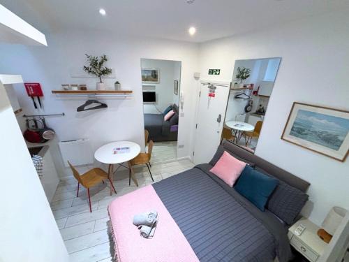 Brighton City Centre Apartment | Small studio in central Brighton for 2