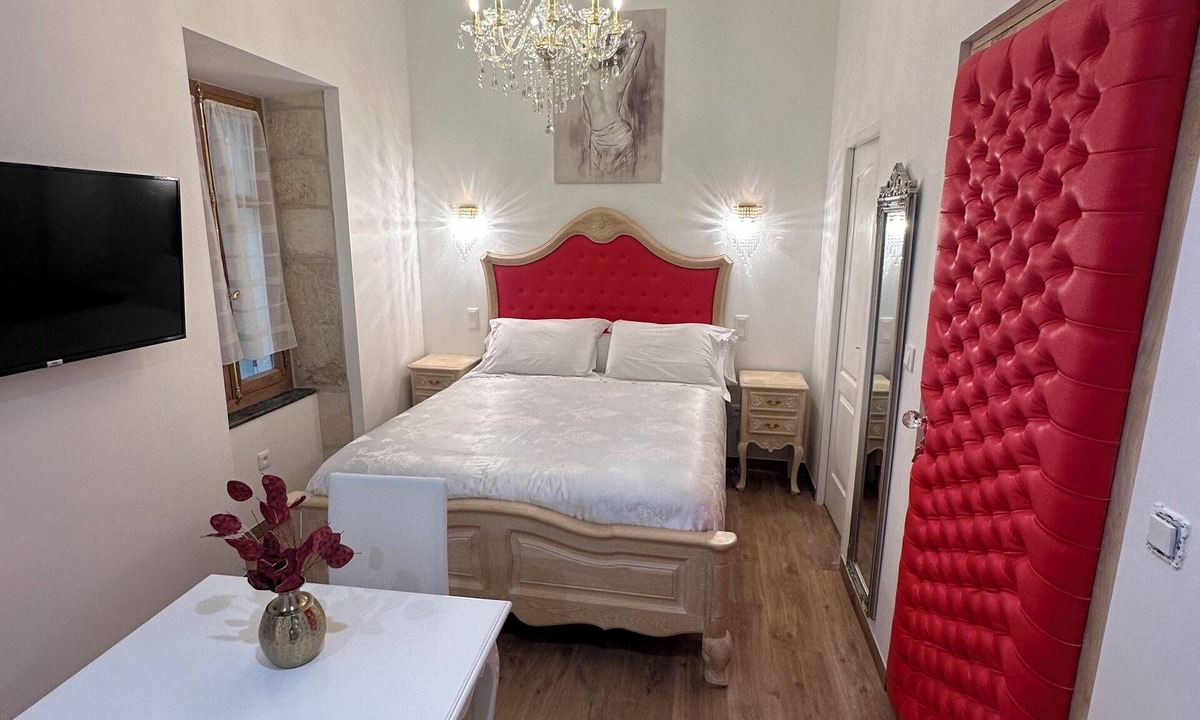 Centre Historique Apartment | Small studio Presbytery in the Church