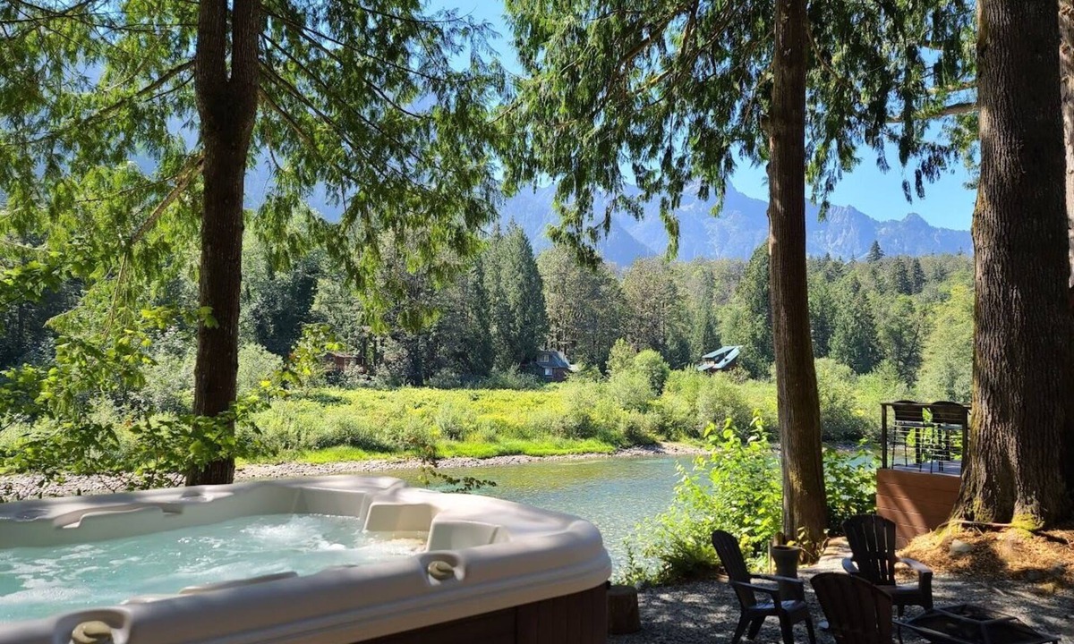 Gold Bar Cabin | Small Timbers-riverfront log home, stunning view