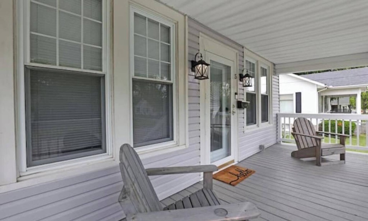 London House | Small Town Cozy Boho Bungalow