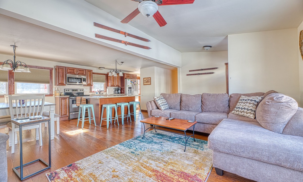 Tannersville House | Small town living, walk to everything