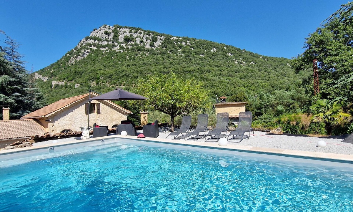 Banne House | Small vacation home for 4 people. Pets allowed.