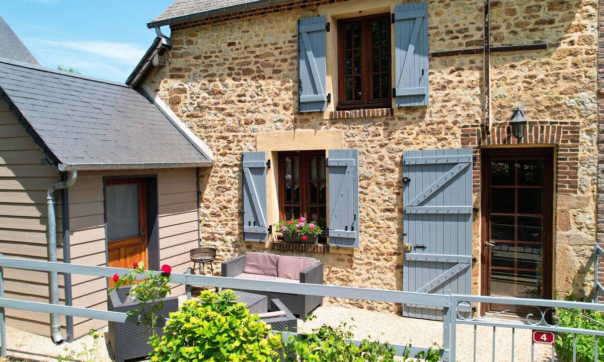 Ferrieres-la-Verrerie House | Small village house in the heart of Normandy!