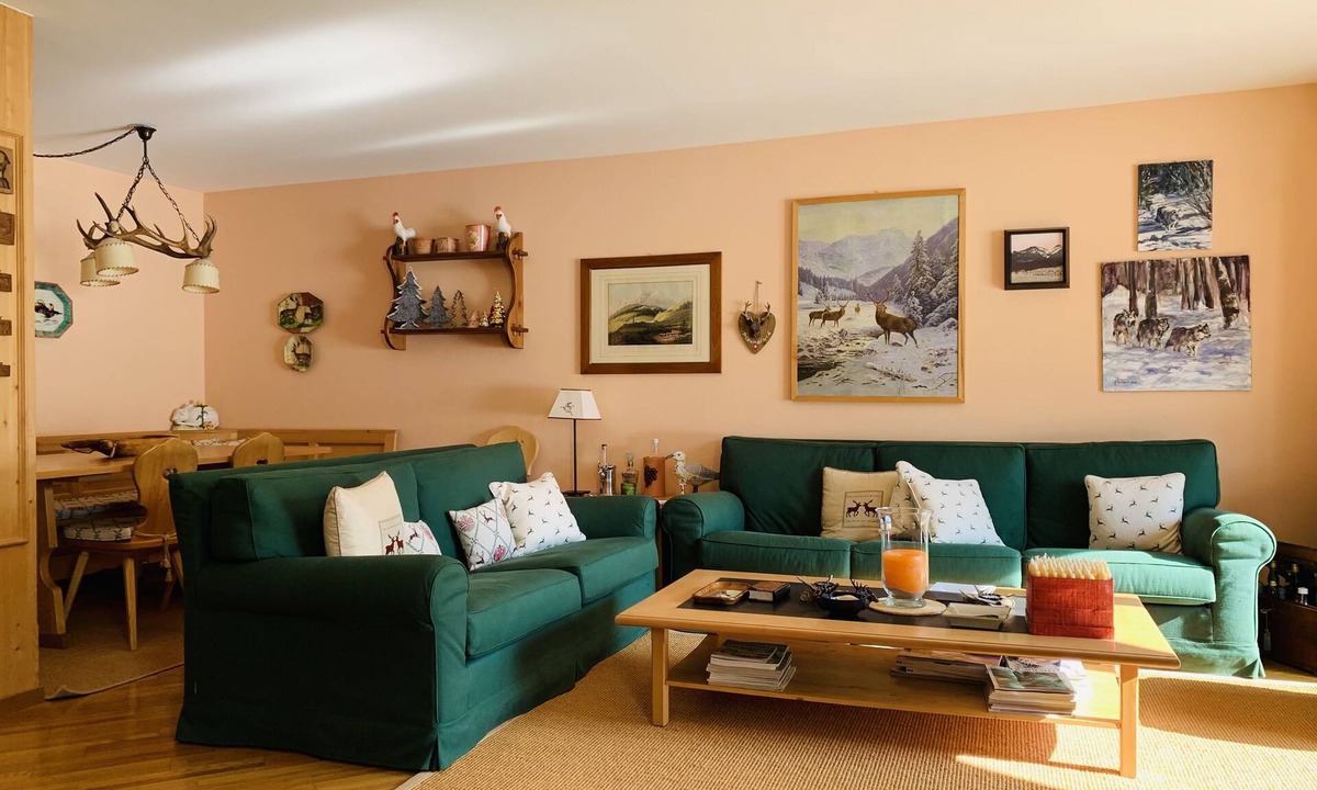 St. Moritz Cottage | Small villa under the ski slopes, private garden, garage, close to the center