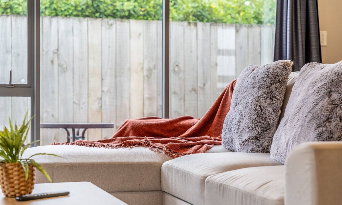 Frankton House | Smart Duplex- Two Separated House Under One Roof