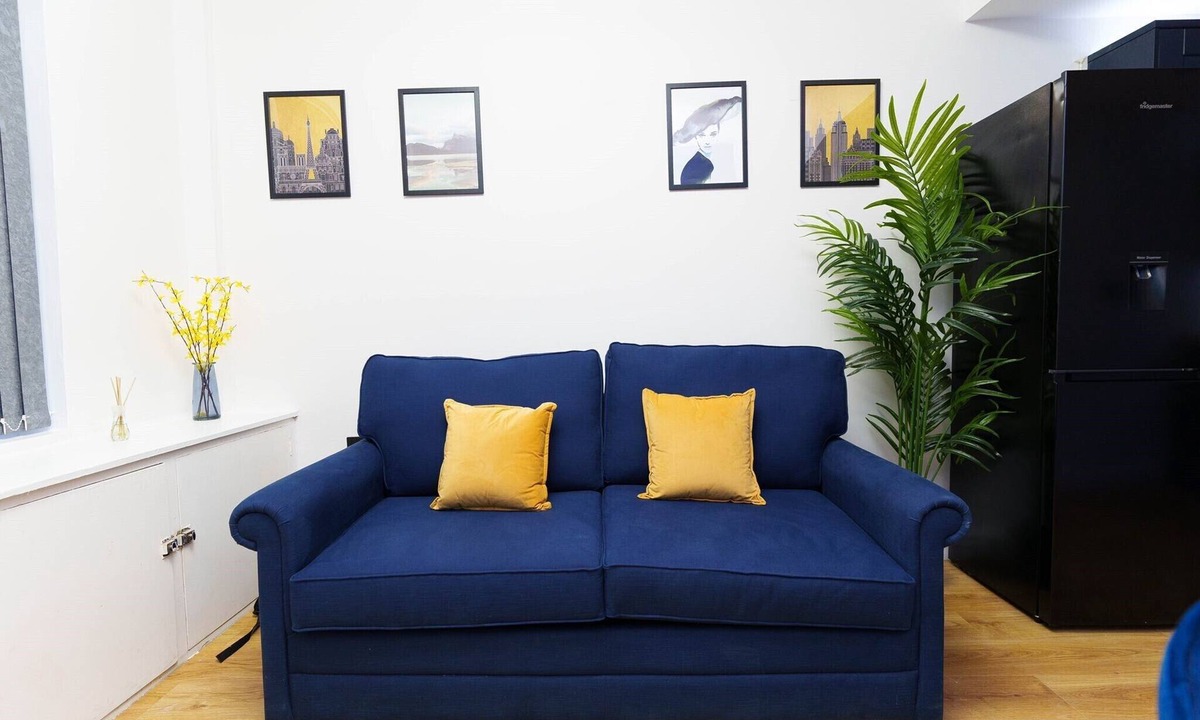 Harehills Apartment | Smart, one bed apartment - Spencer House