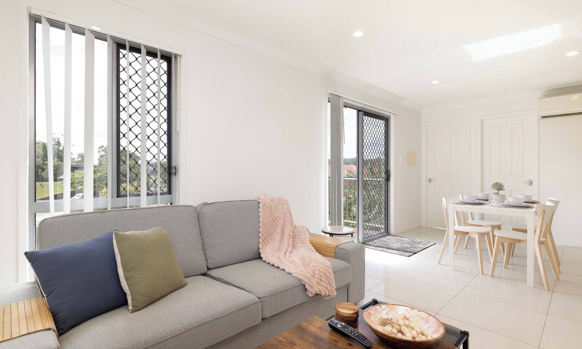 Rocklea Apartment | Smart Suites Self Check-in - 1BDR Balcony Darnley