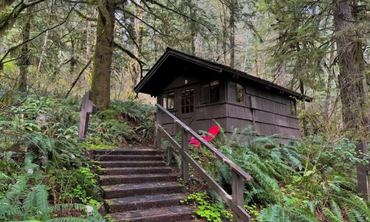 West Stayton Cabin | Smith Creek Village