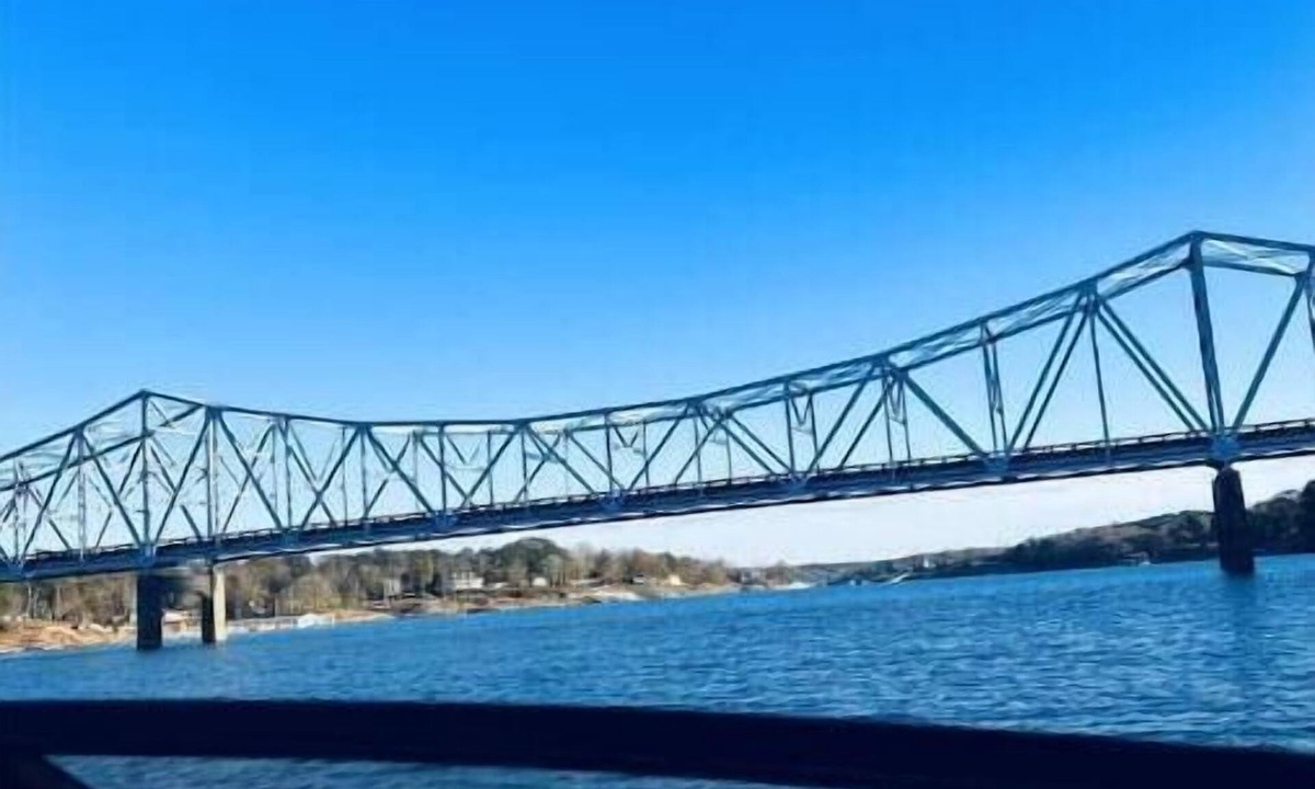 Jasper Condo | Smith Lake Condo with Pool 3bd/2bath