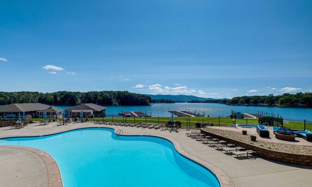 Smith Mountain Lake Apartment | Smith Mountain Lake Studio | Pool, Beach & Trails
