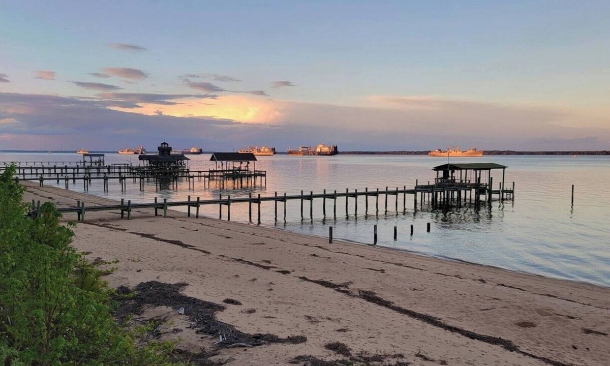 Rushmere House | Smithfield Riverfront | Private Beach + Dock