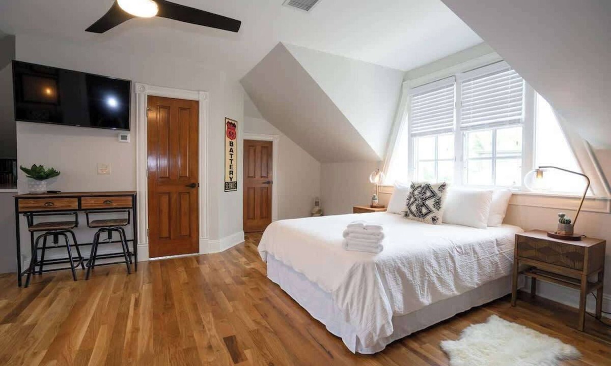 Five Points Apartment | Smiths Crescendo - Curtis Park Club