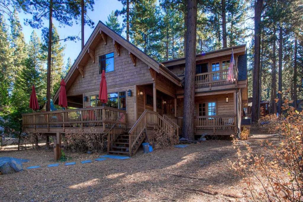 Zephyr Cove House | Smokey Joes by Lake Tahoe Accommodations