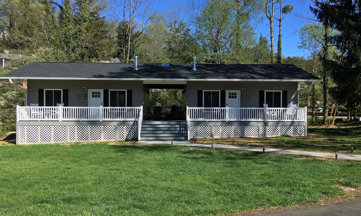 Waynesville Cottage | Smokies Cottage Walking Distance to Downtown Waynesville