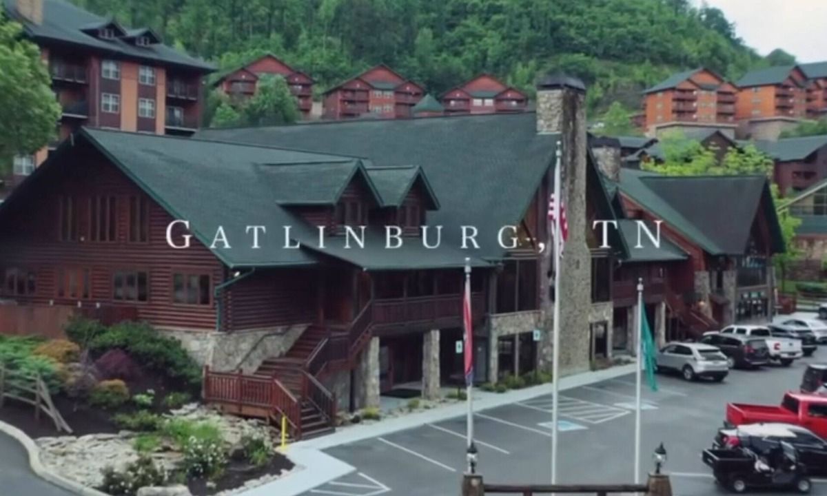 Gatlinburg Villa | SMOKY MTN CHRISTMAS WEEK-5 BEDROOM VILLA