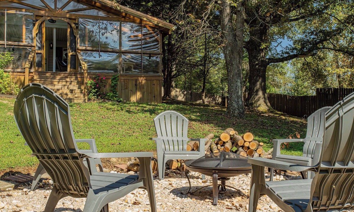 Walland House | Smoky Retreat · Hot Tub · Near Blackberry Farm