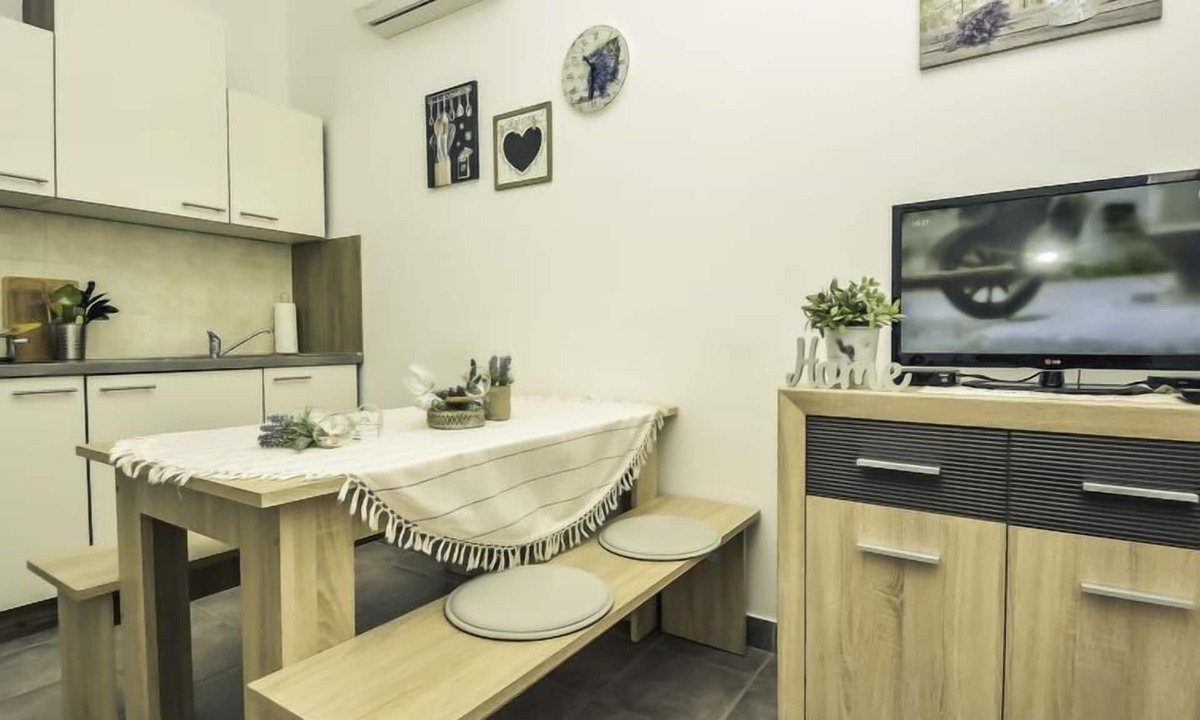 Karlobag Apartment | Snježana by Interhome