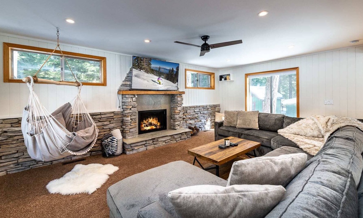 Ridgewood Cabin | Snow Flower Haven - Newly Remodeled w/ Hot Tub!