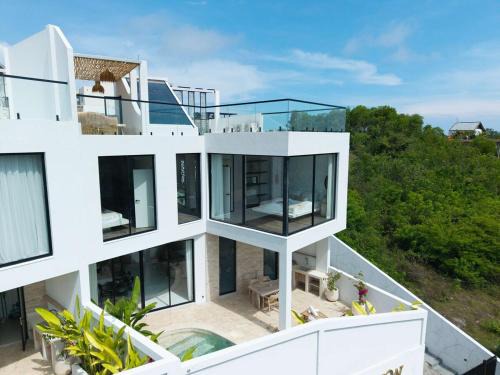 Kutuh Villa | Snow White Villas 3BR Haven Near Pandawa Beach