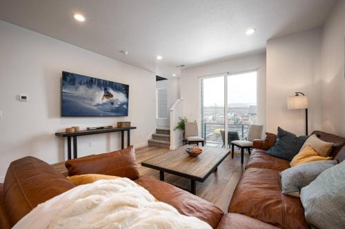 Mountain Green House | Snowbasin Summit R5062Ski Retreat Hot Tub Views