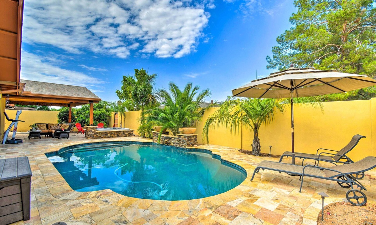 Sands Scottsdale House | Snowbirds! Group Getaway w/Hot Tub in Scottsdale