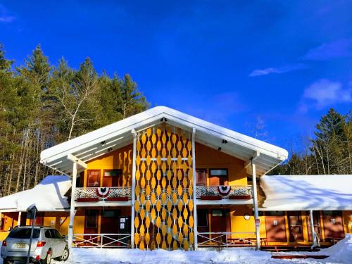 Londonderry Hotel | Snowdon Chalet Motel