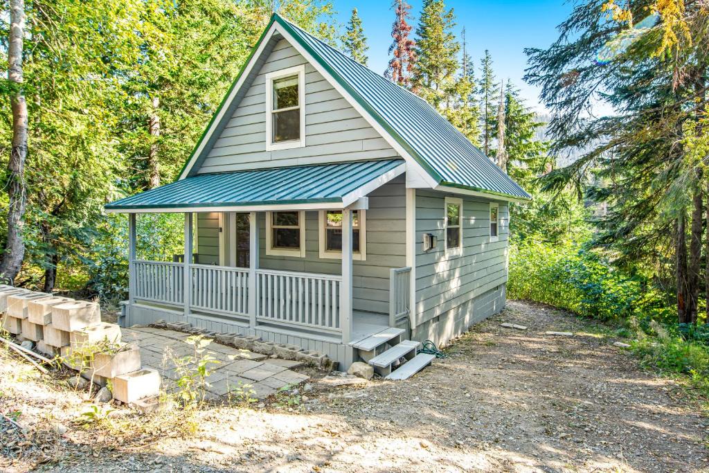 Snoqualmie Pass House | Snowdrop Summit Cabin