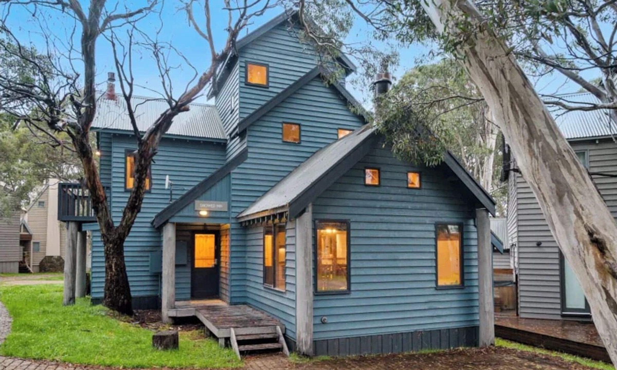 Dinner Plain Apartment | SNOWED INN apartment