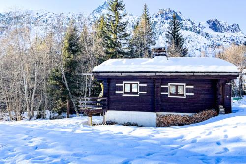 Montroc Ski Chalet | Snowflake cottage with garden