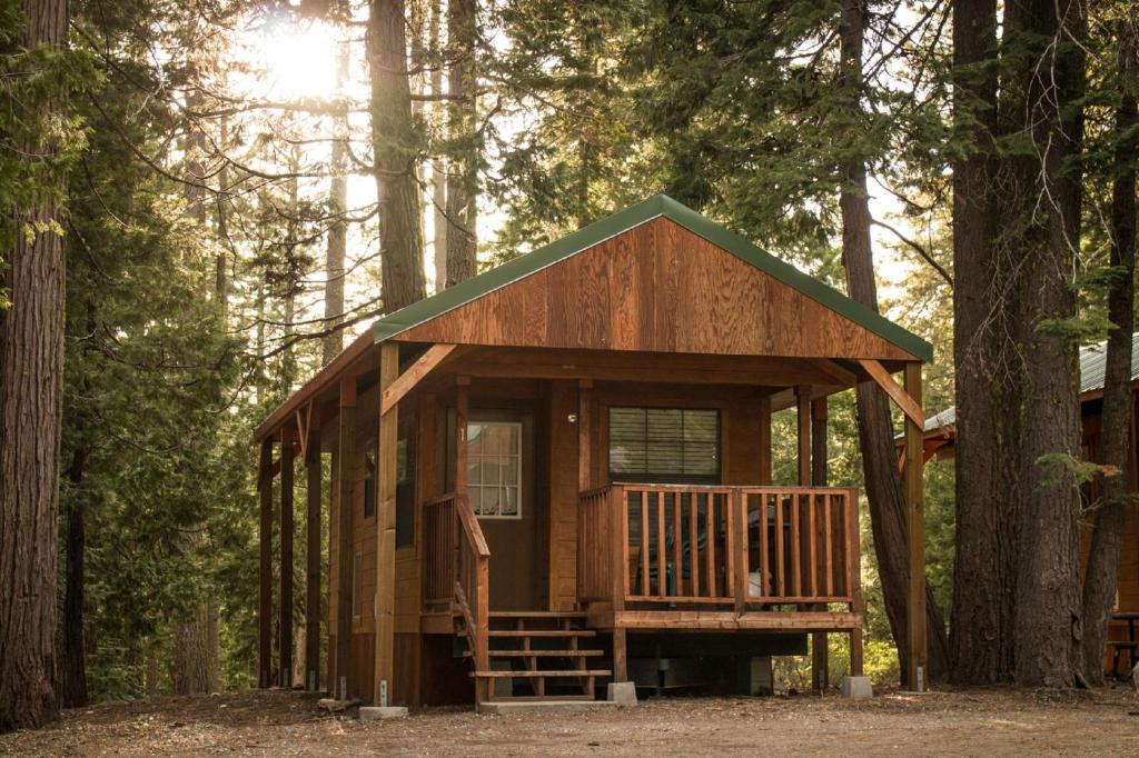 Emigrant Gap Resort | Snowflower Camping Resort Cabin 2
