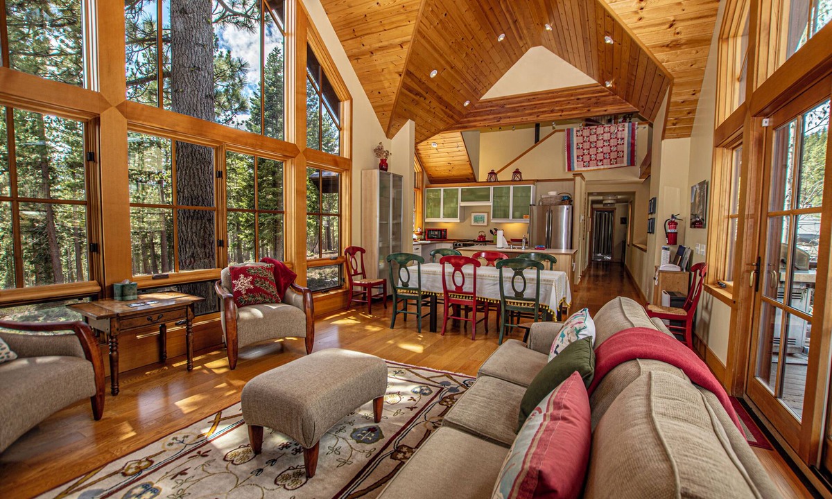 Twin Peaks House | Snowglobe by Hauserman Rentals