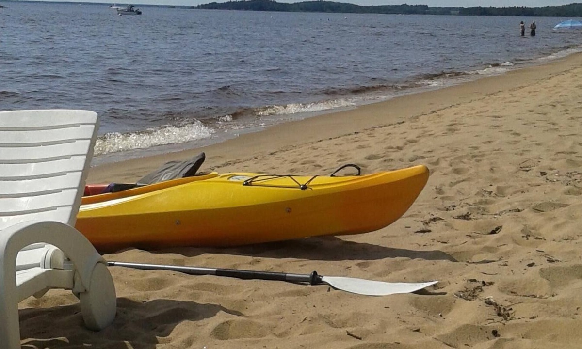 Saint-Henri-de-Taillon House | Snowmobile paradise, sandy beach, crystal clear water and comfort assured.
