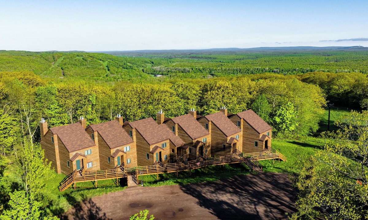 Wakefield Hotel | Snowriver Mountain Resort