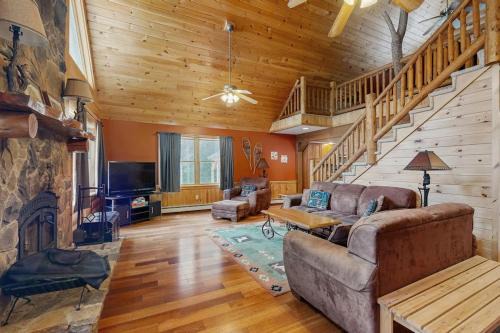 Sunday River Area House | Snowy Pines Lodge