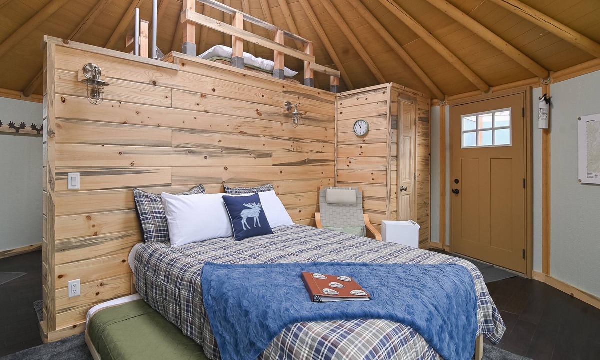 Centennial House | Snowy Range Yurt Cabins - Green Yurt