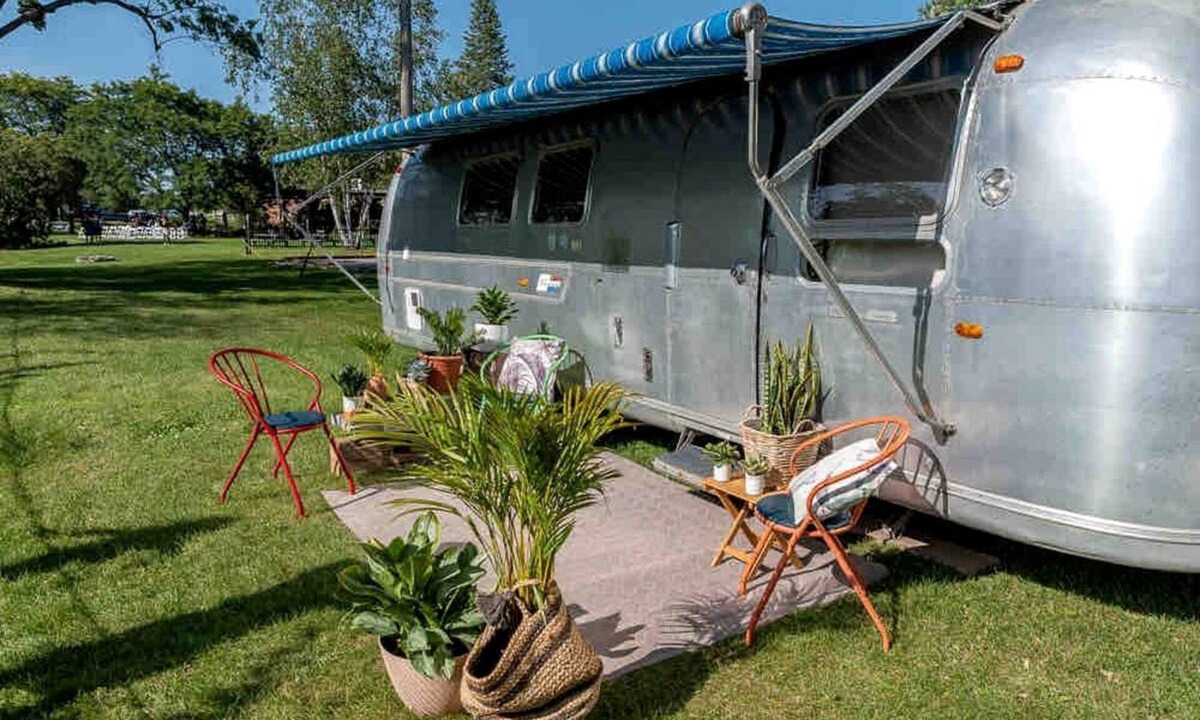 Corbyville House | Snug Airstream for Weekend Getaways from Toronto