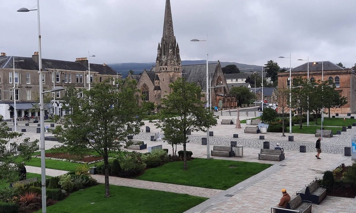 Helensburgh Apartment | Snug - Colquhoun Square Apartment