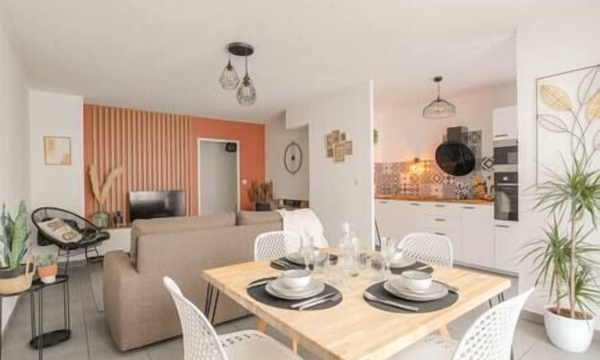 Grand Clement Apartment | Snug & Cosy