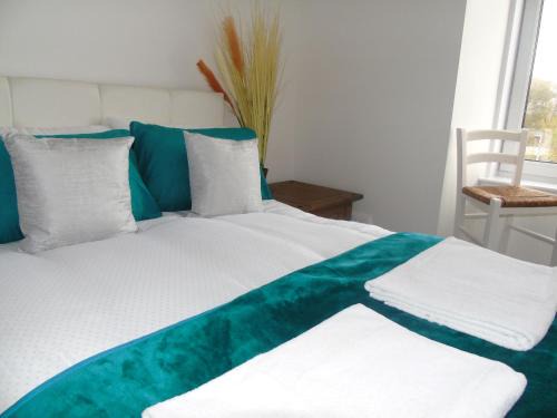 Greenock Apartment | Snug - Grian-aig Apartment