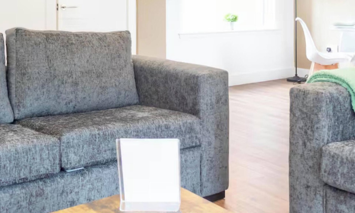 Uphall House | Snug Modern Home in Livingston