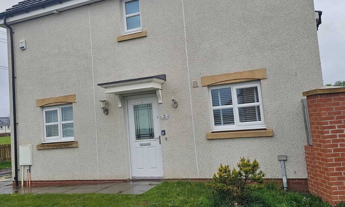 Bailleston House | Snug Modern Home in Uddingston