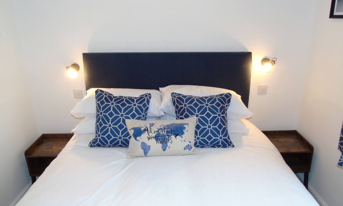 Helensburgh Apartment | Snug - Sealladh Mara Apartment