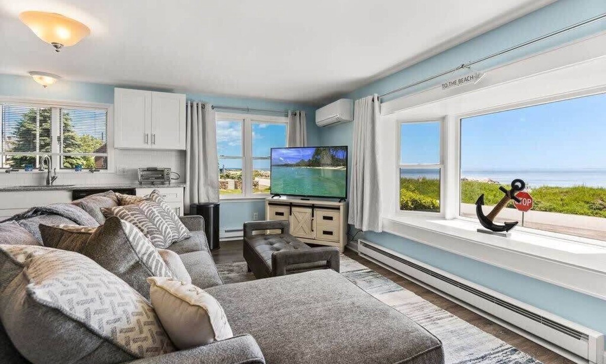 Rye Apartment | Snug Seaside | Views From Couch | Walk to Beach