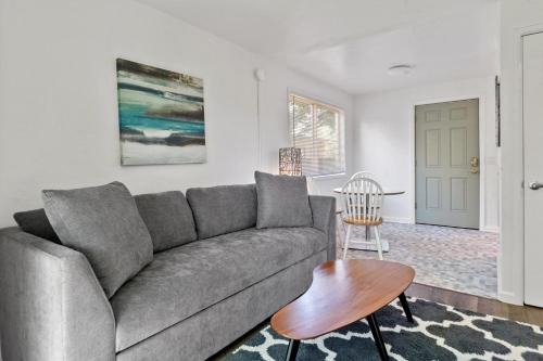 Market District Apartment | Snug Spot 68 - Close to Downtown & Autzen studio