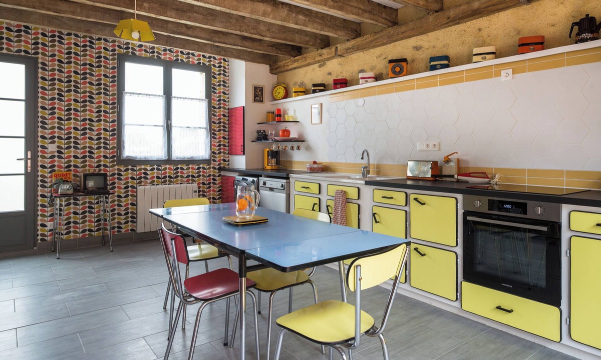 Sermaise House | So Vintage - Seventies home decor