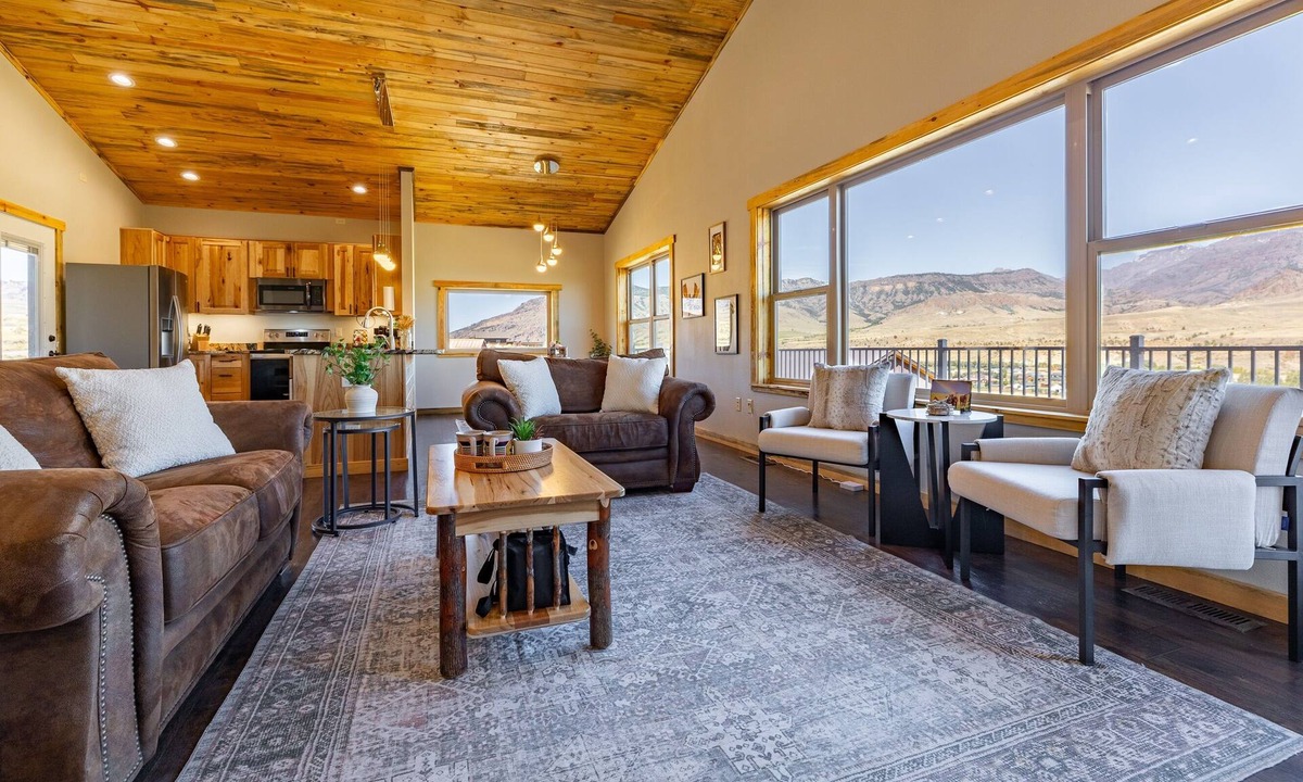 Wapiti House | Soak in Panoramic Views Wapiti Cabin, Dogs OK