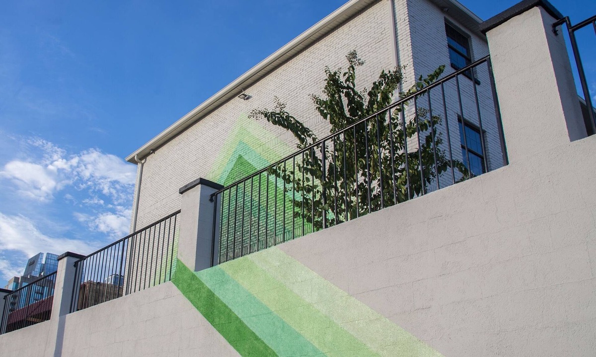 Rutledge Hill Apartment | SoBro Guest House by Black Swan - Downtown (24)