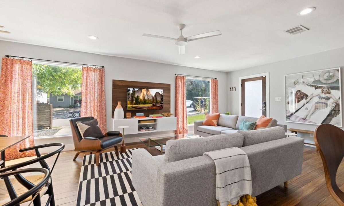 Dawson House | SoCo Groovy - Large Groups {New to Vrbo}