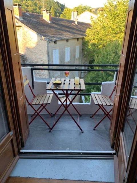 Saint-Jean-du-Bruel Apartment | Soda