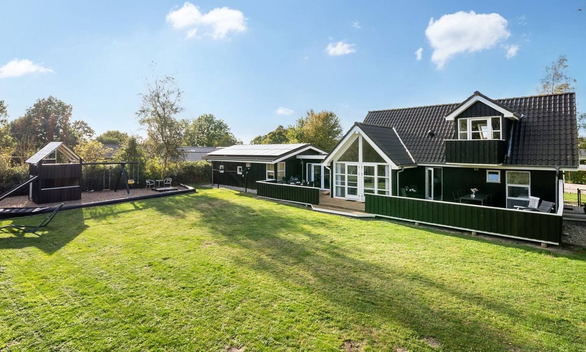 Vibæk Strand House | "Soeren" - 300m from the sea by Interhome